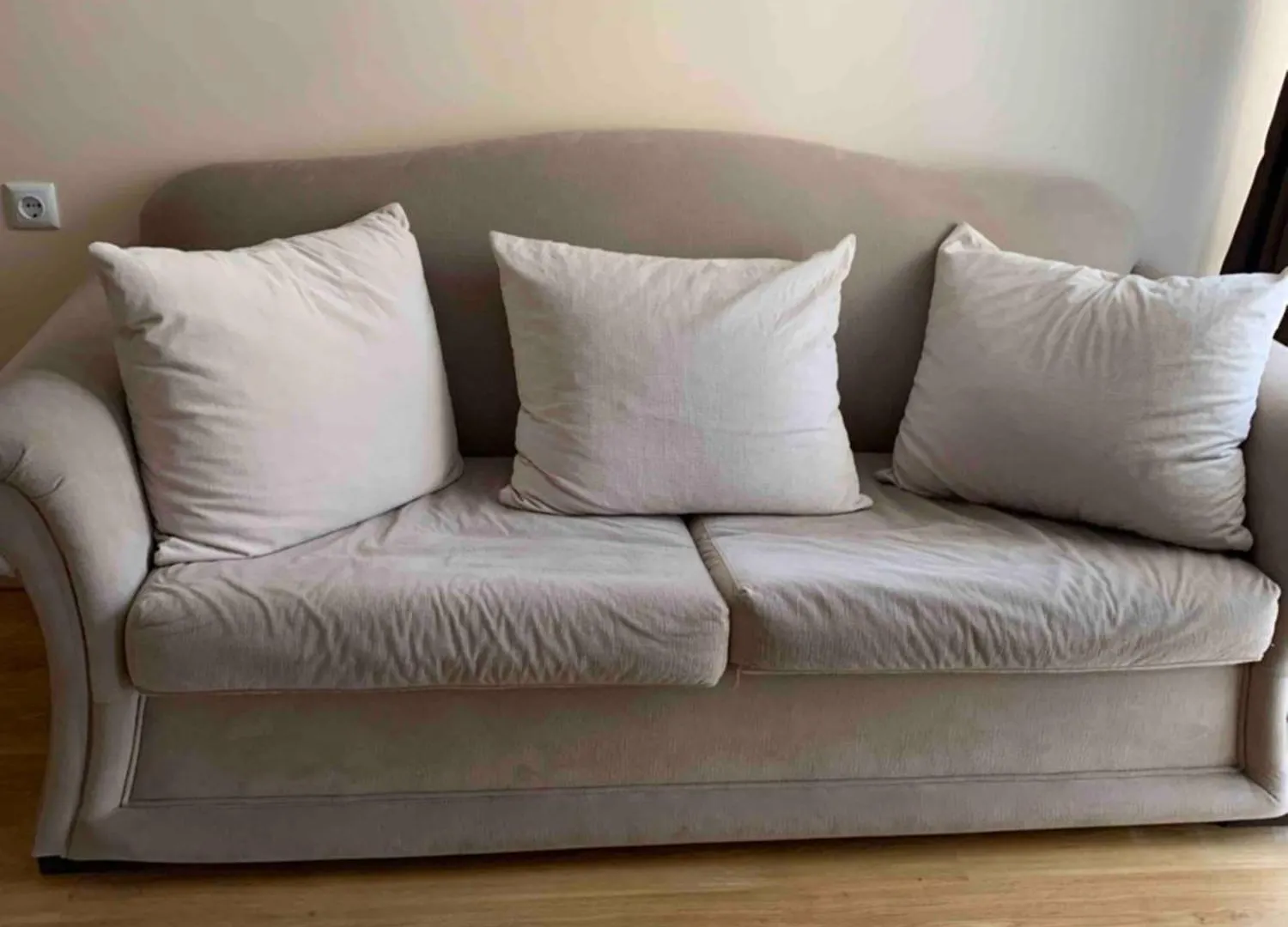 White Apartment In Sweet Homes4 location